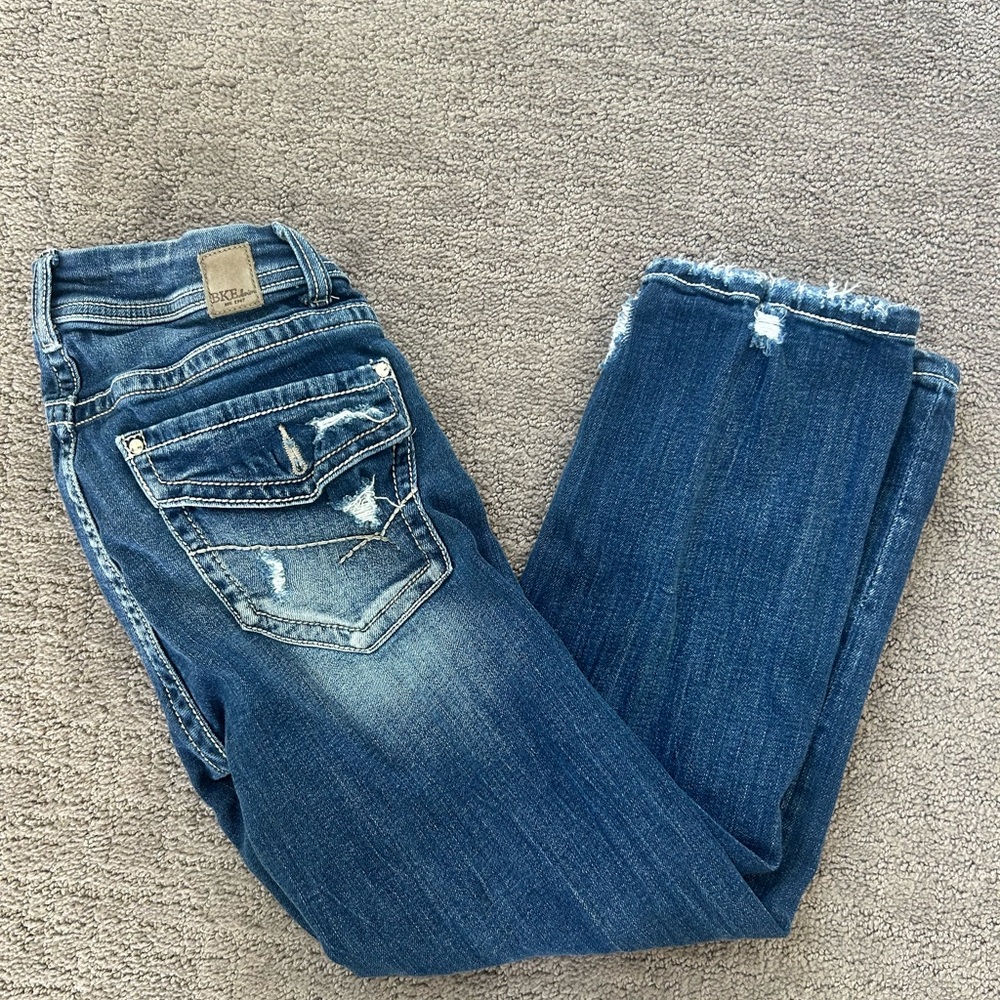 BKE Stella Stretchy Low Rise Blue Ankle Cropped Capri Jeans with Distressed Hem - Picture 3 of 10